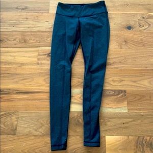 Like new lululemon wunderunder leggings size 4